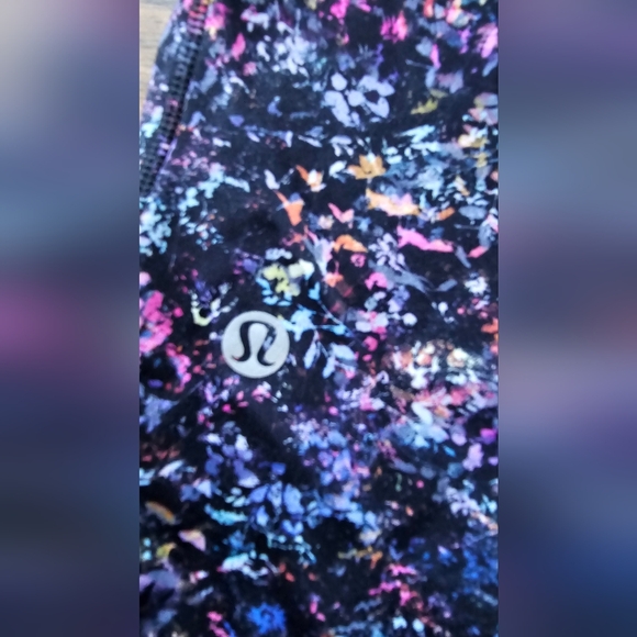 Lululemon Base Pace High-Rise Crop 23" Floral Spray Multi Size 2 - Like New - Picture 4 of 5